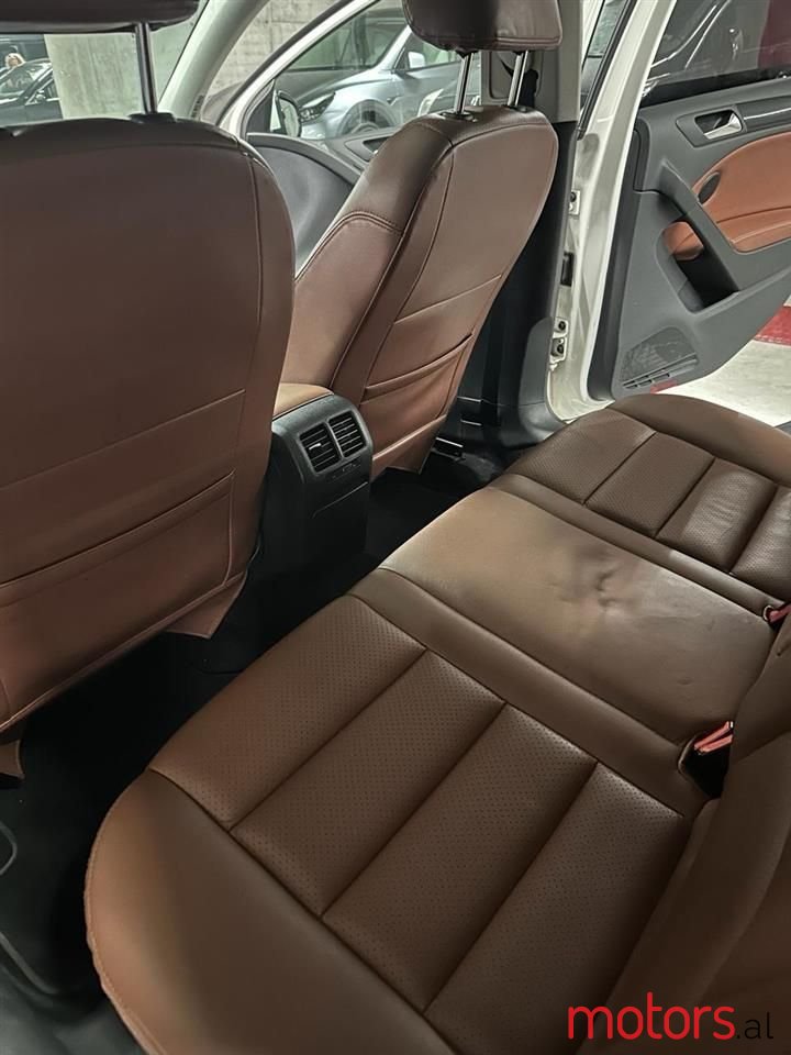 2012' Volkswagen Golf photo #4