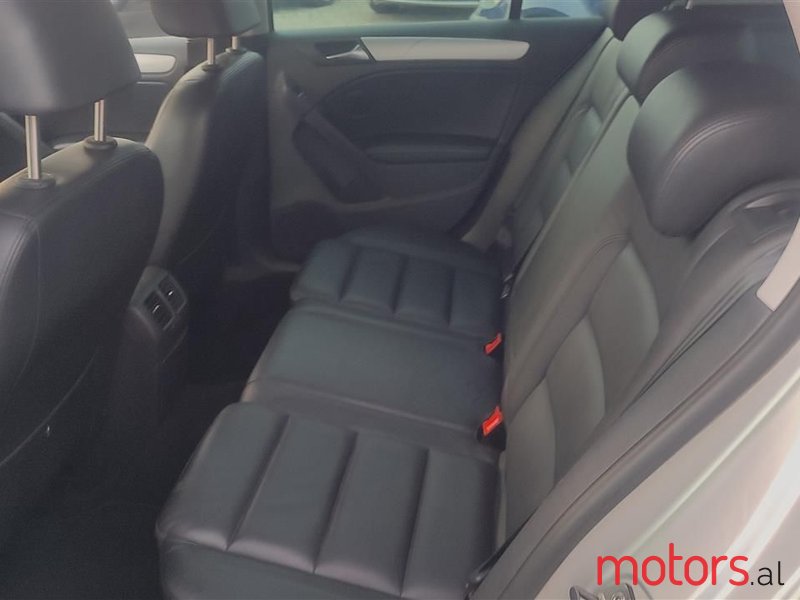 2010' Volkswagen Golf photo #4