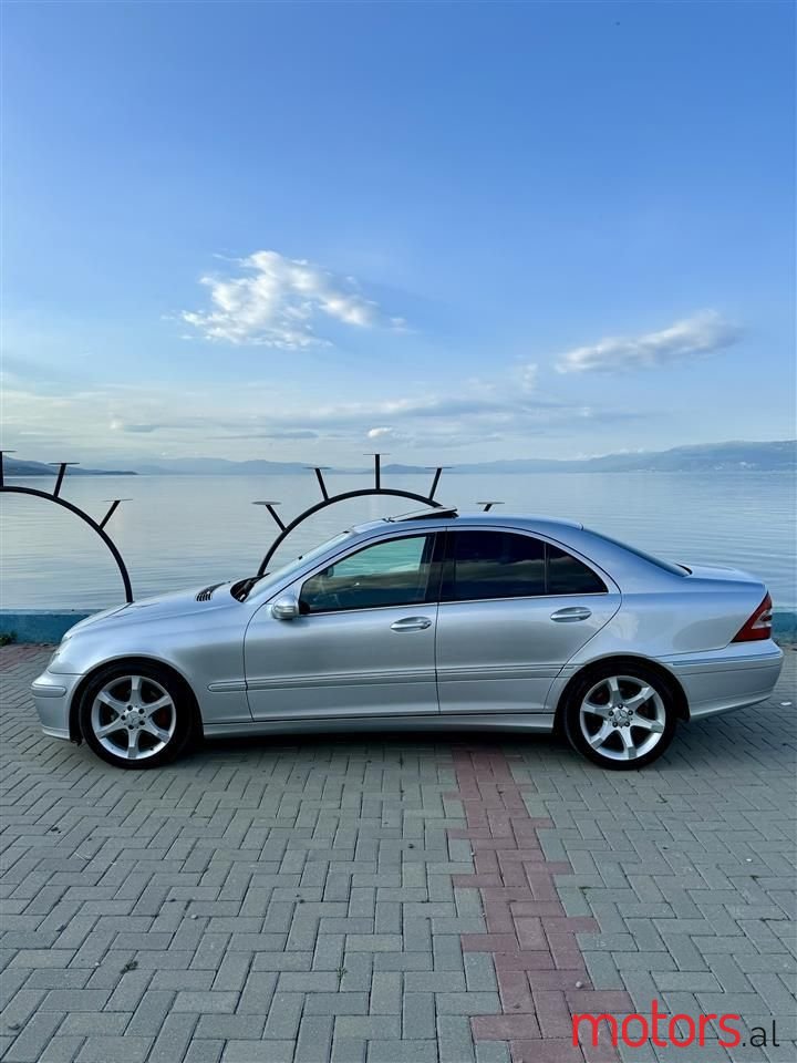 2005' Mercedes-Benz C 220 photo #1