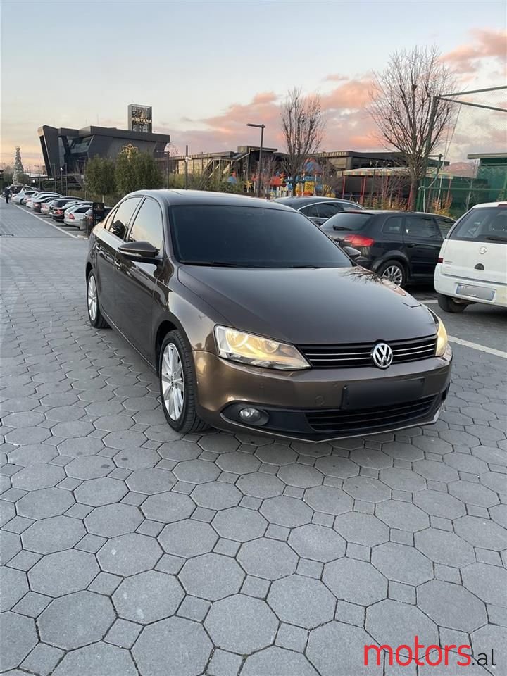 2012' Volkswagen Jetta photo #5