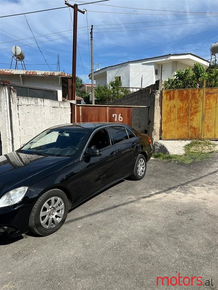 2010' Mercedes-Benz 220 photo #6