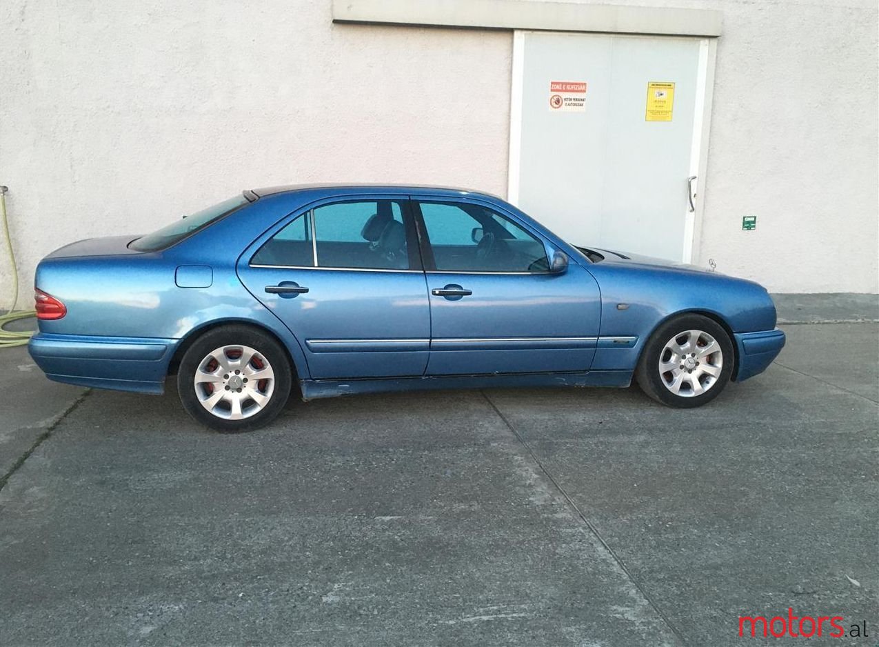 1995' Mercedes-Benz 200 photo #1