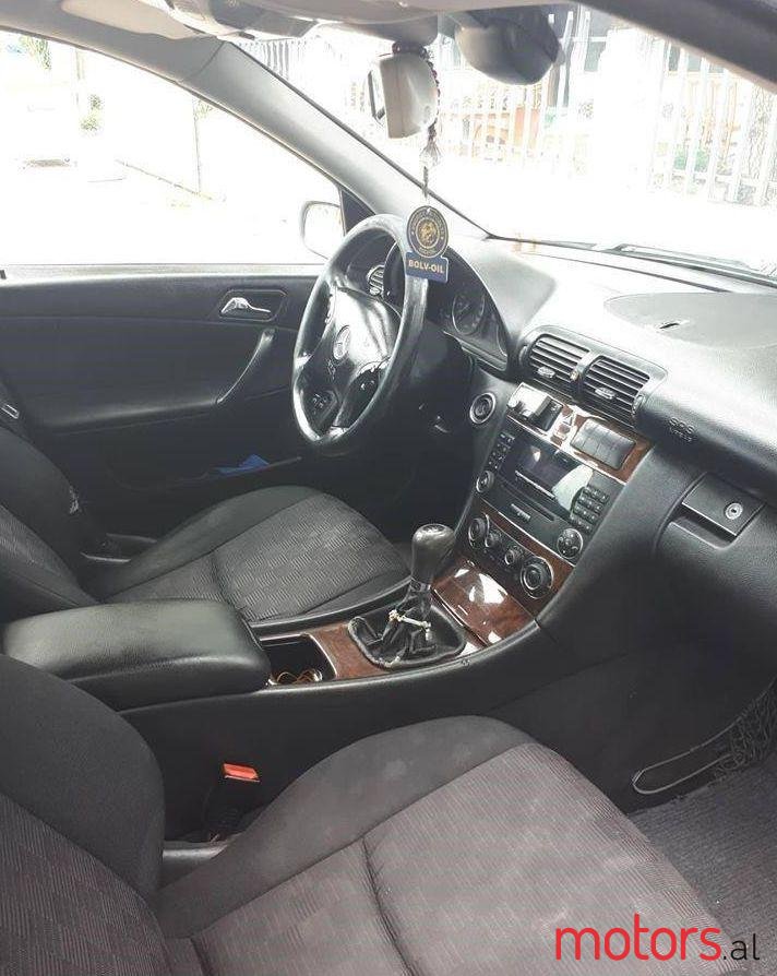 2004' Mercedes-Benz C 220 photo #1