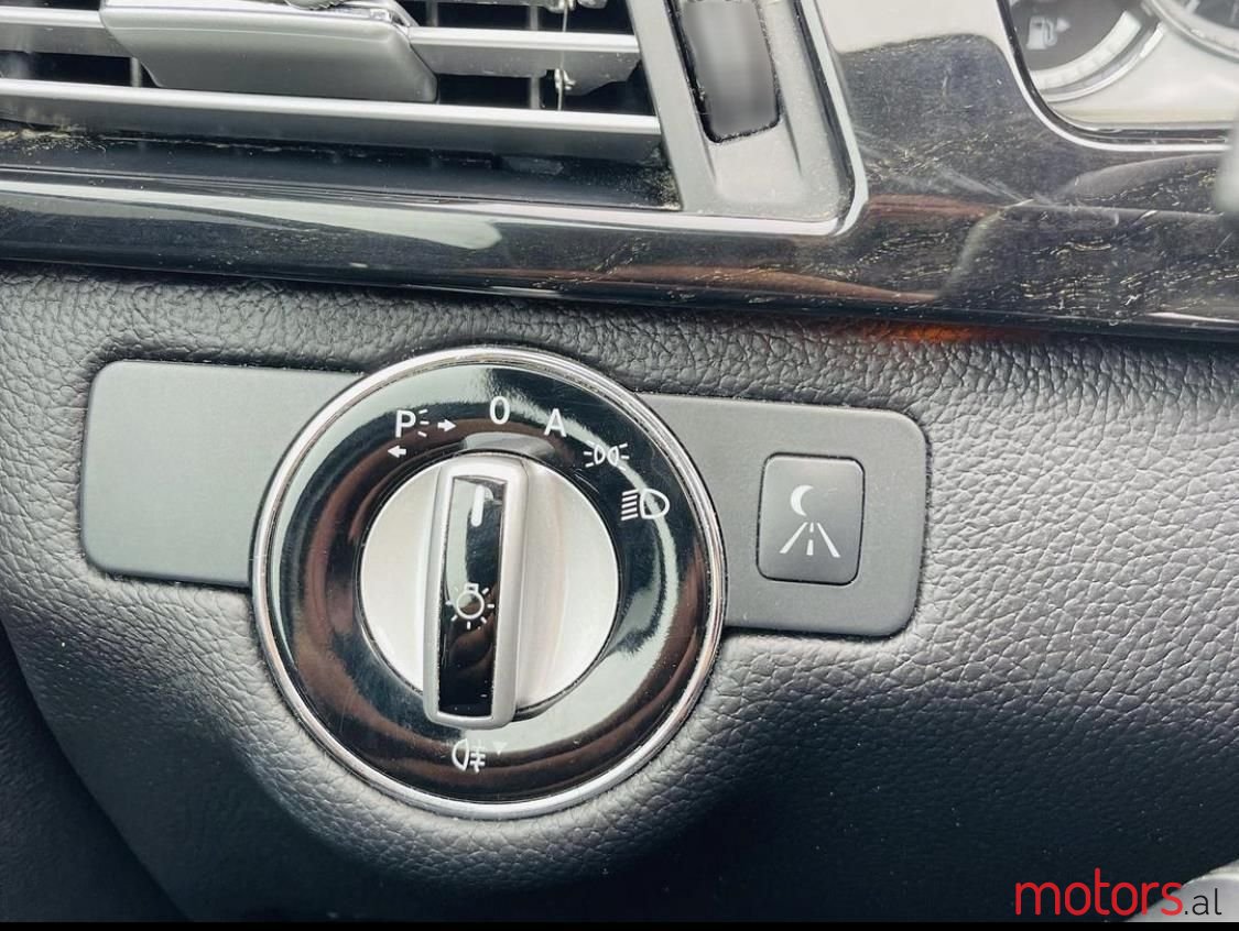 2009' Mercedes-Benz E 250 photo #2