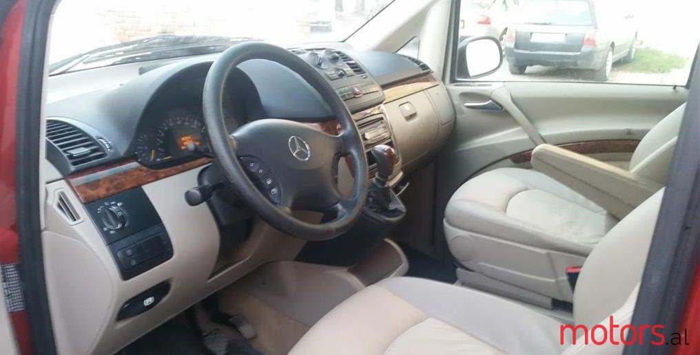 2005' Mercedes-Benz Viano photo #2