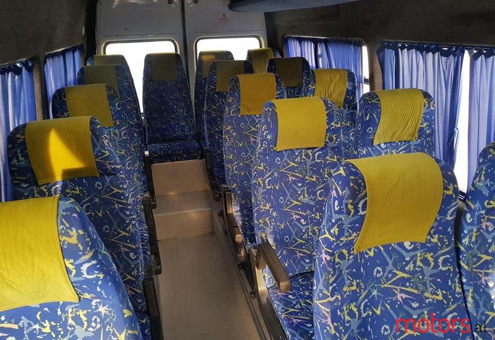 2002' Mercedes-Benz Furgon photo #1