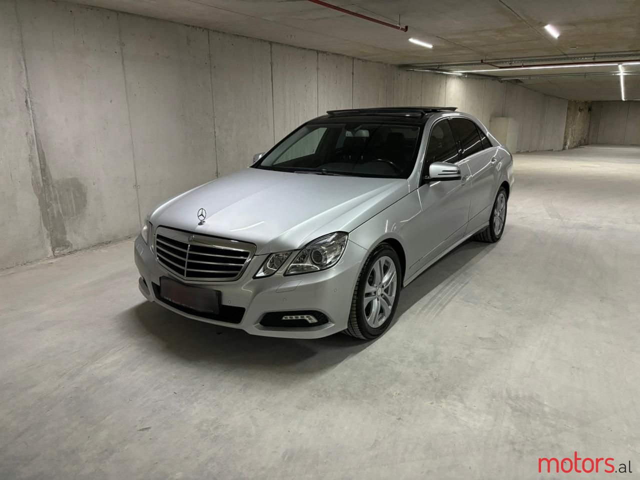 2010' Mercedes-Benz E 300 photo #1