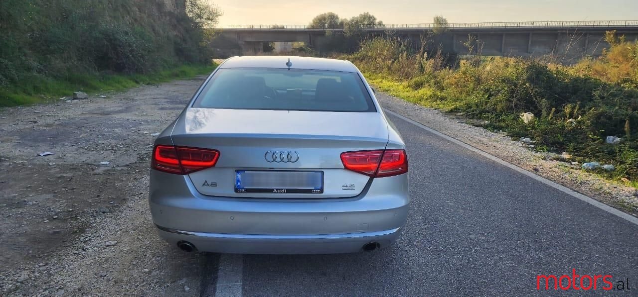 2011' Audi A8 photo #5