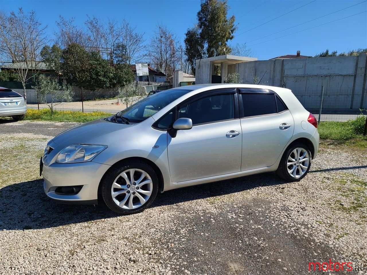 2009' Toyota Auris photo #1