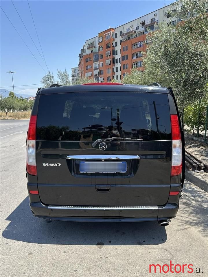 2009' Mercedes-Benz Viano photo #6