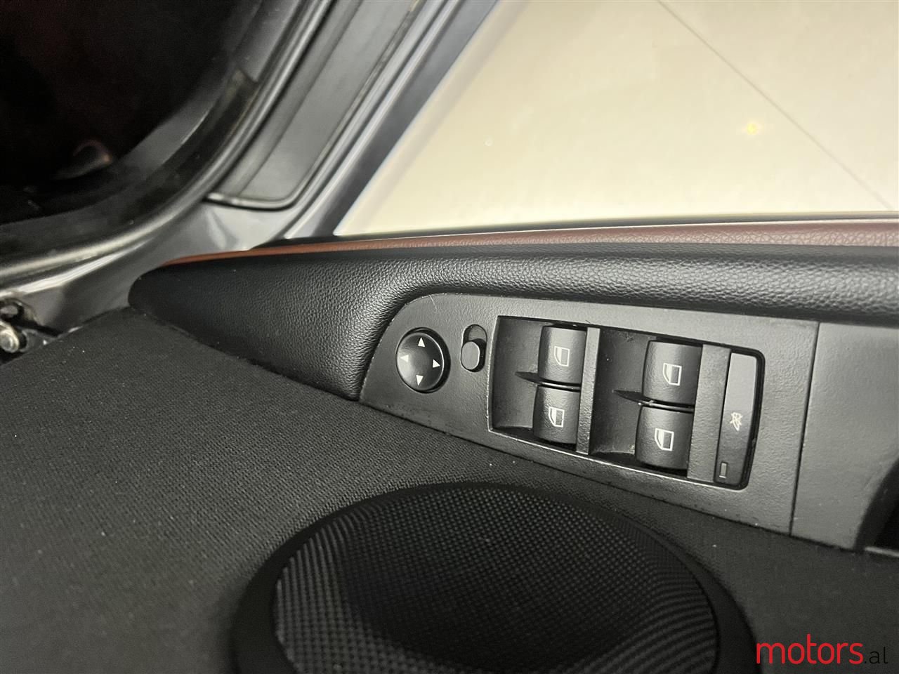 2005' BMW 320 photo #3