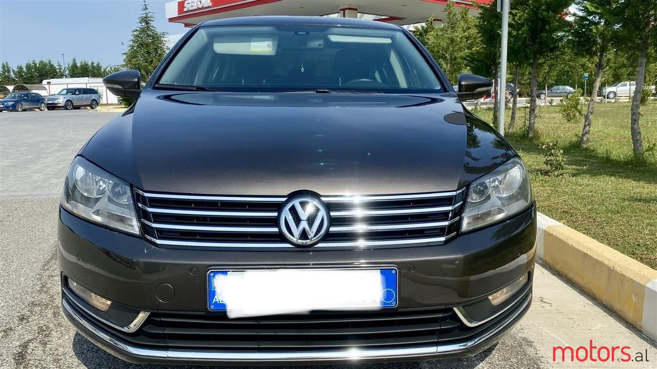 2013' Volkswagen Passat photo #1
