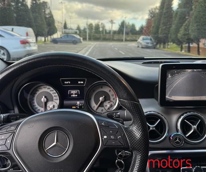 2014' Mercedes-Benz GLA 200 photo #2