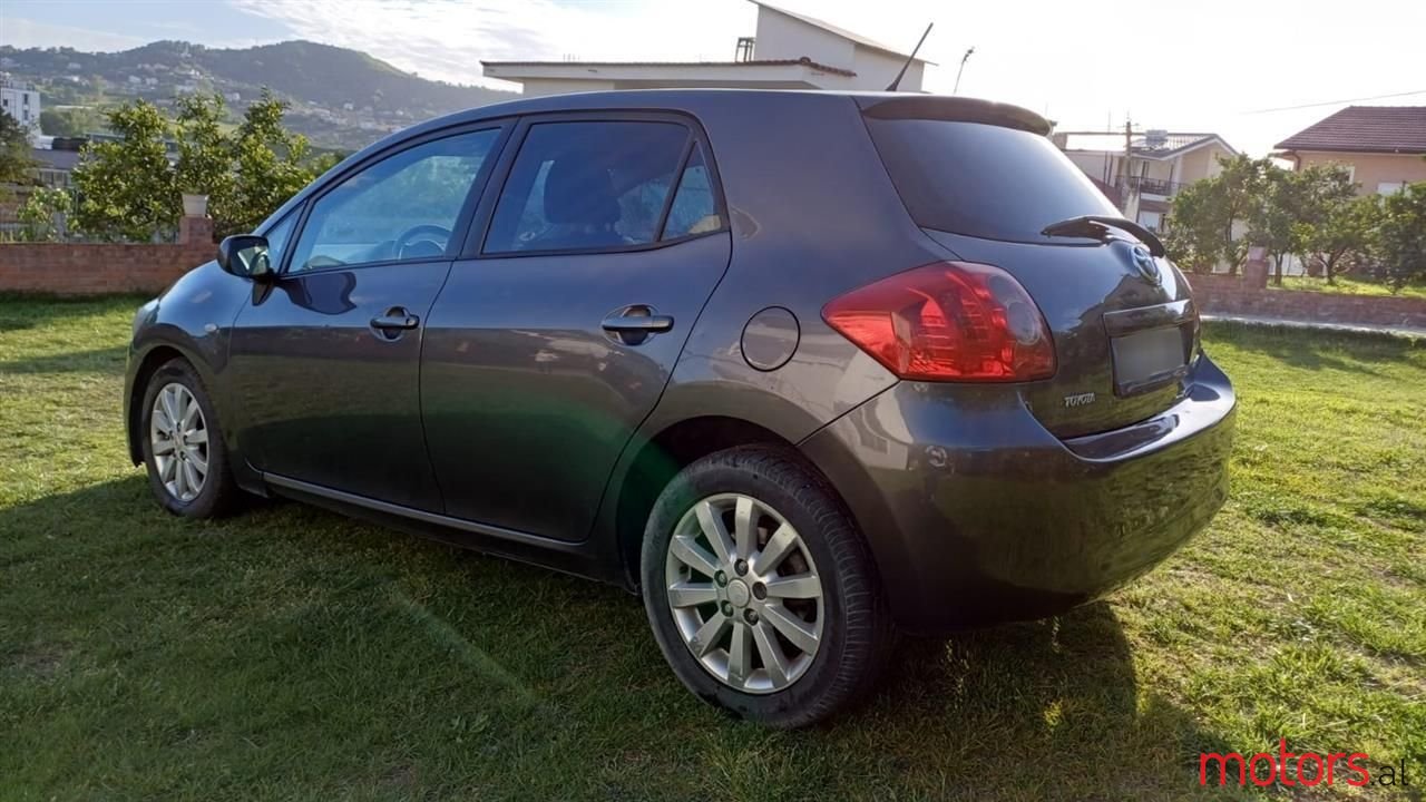 2008' Toyota Auris photo #3