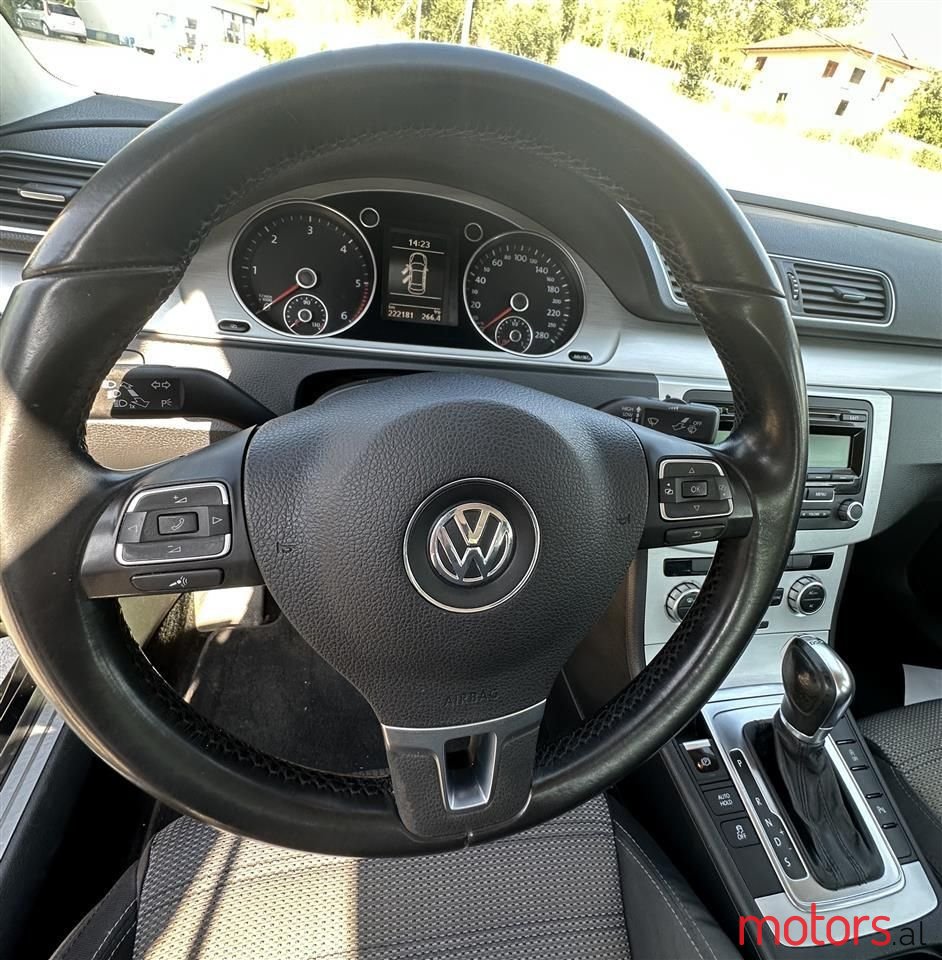 2013' Volkswagen Passat photo #4