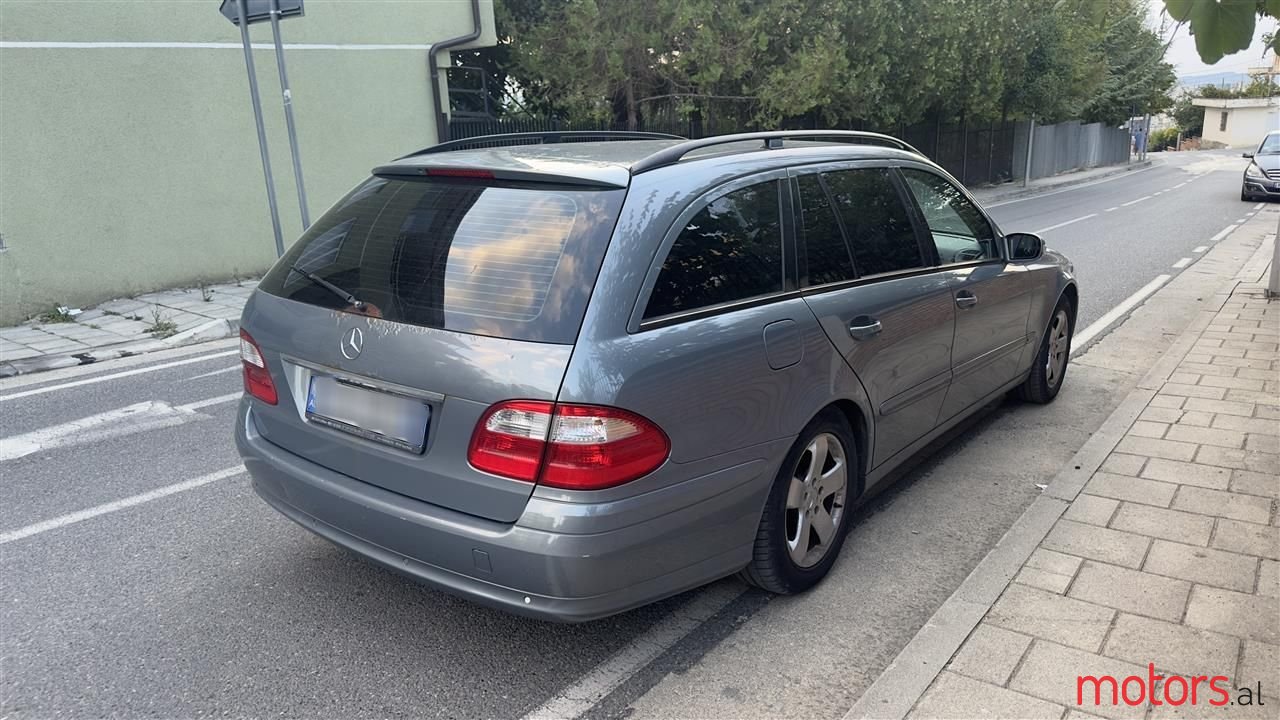 2005' Mercedes-Benz E 220 photo #5