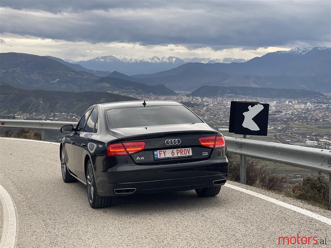 2011' Audi A8 photo #2