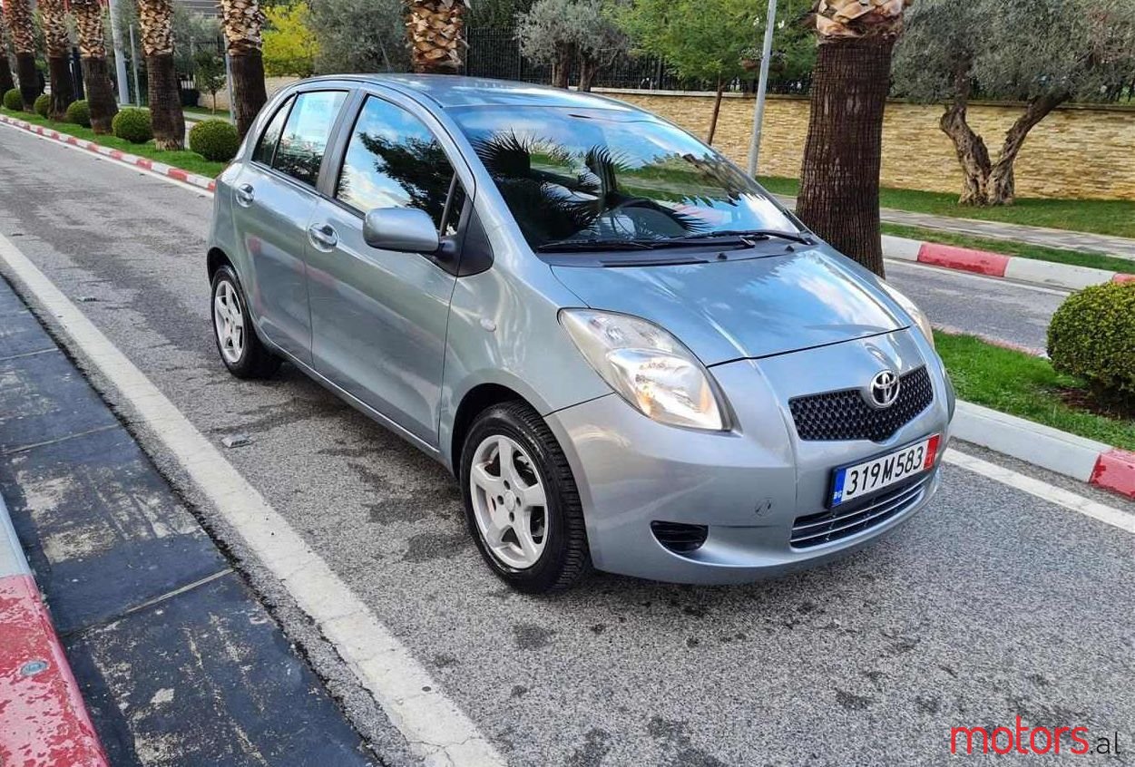 2007' Toyota Yaris photo #1