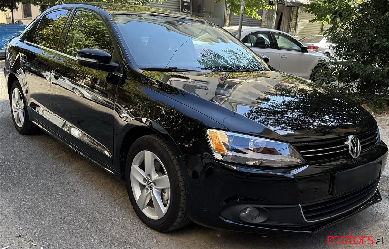 2014' Volkswagen Jetta photo #2