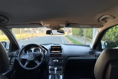 2007' Mercedes-Benz 220