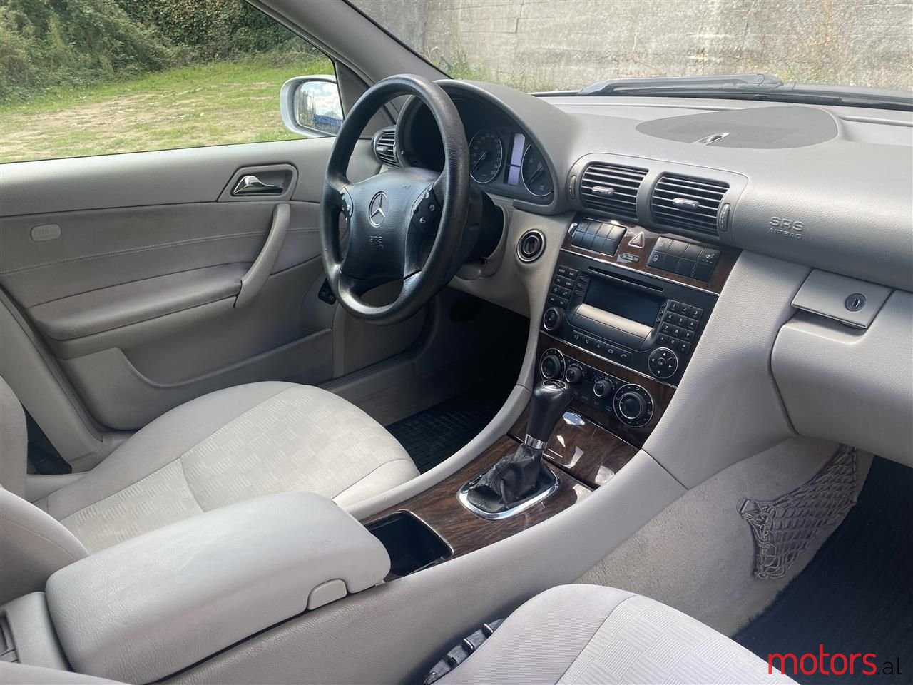 2005' Mercedes-Benz 220 photo #2