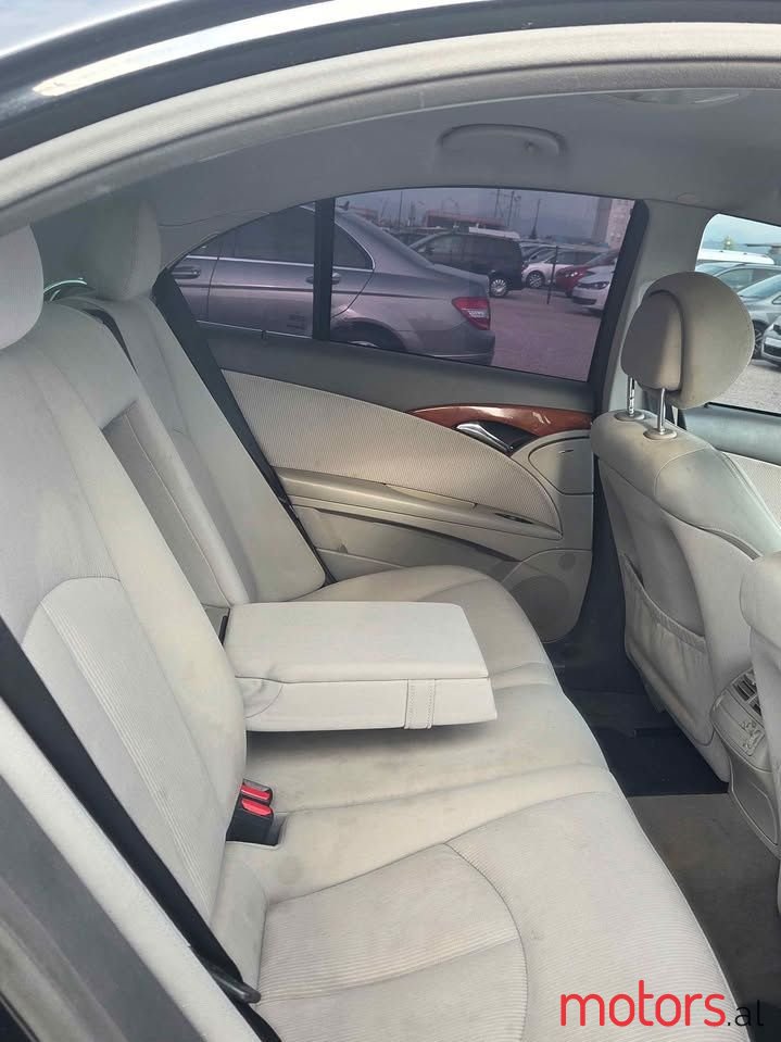 2004' Mercedes-Benz 220 photo #5