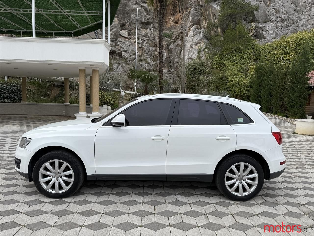 2010' Audi Q5 photo #6