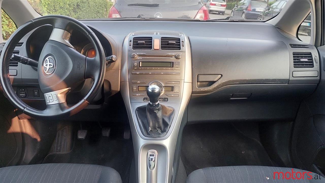 2008' Toyota Auris photo #6