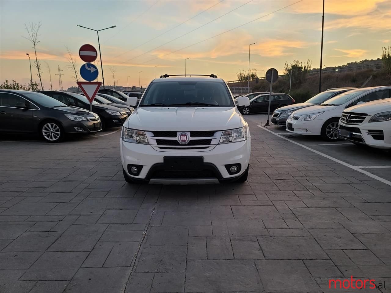 2012' Fiat Freemont photo #6