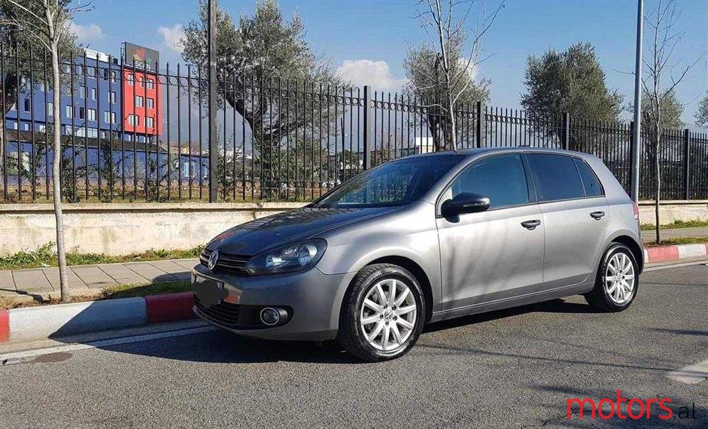 2009' Volkswagen Golf photo #1