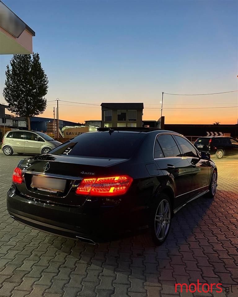 2010' Mercedes-Benz E 55 AMG photo #6