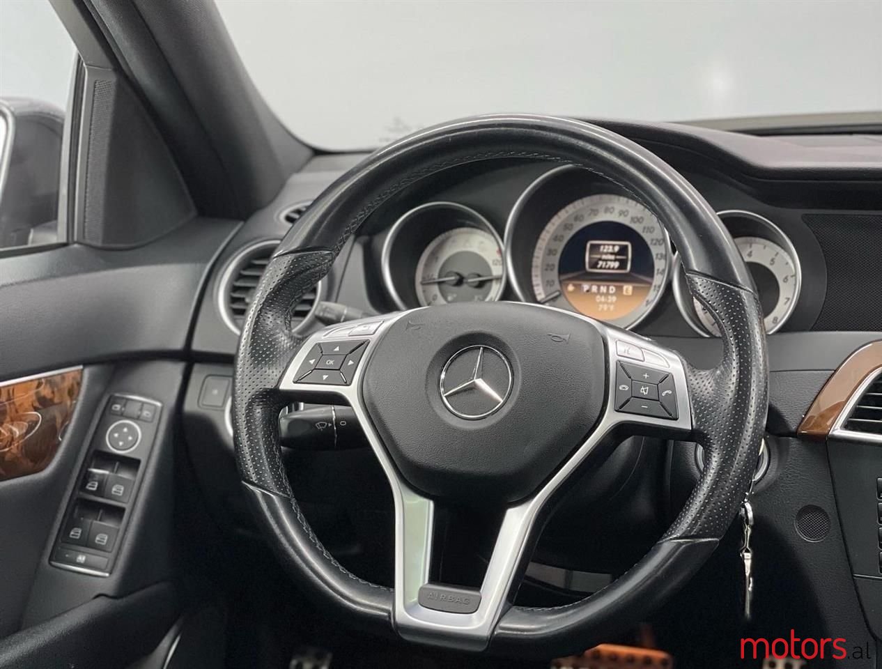 2012' Mercedes-Benz C 300 photo #4