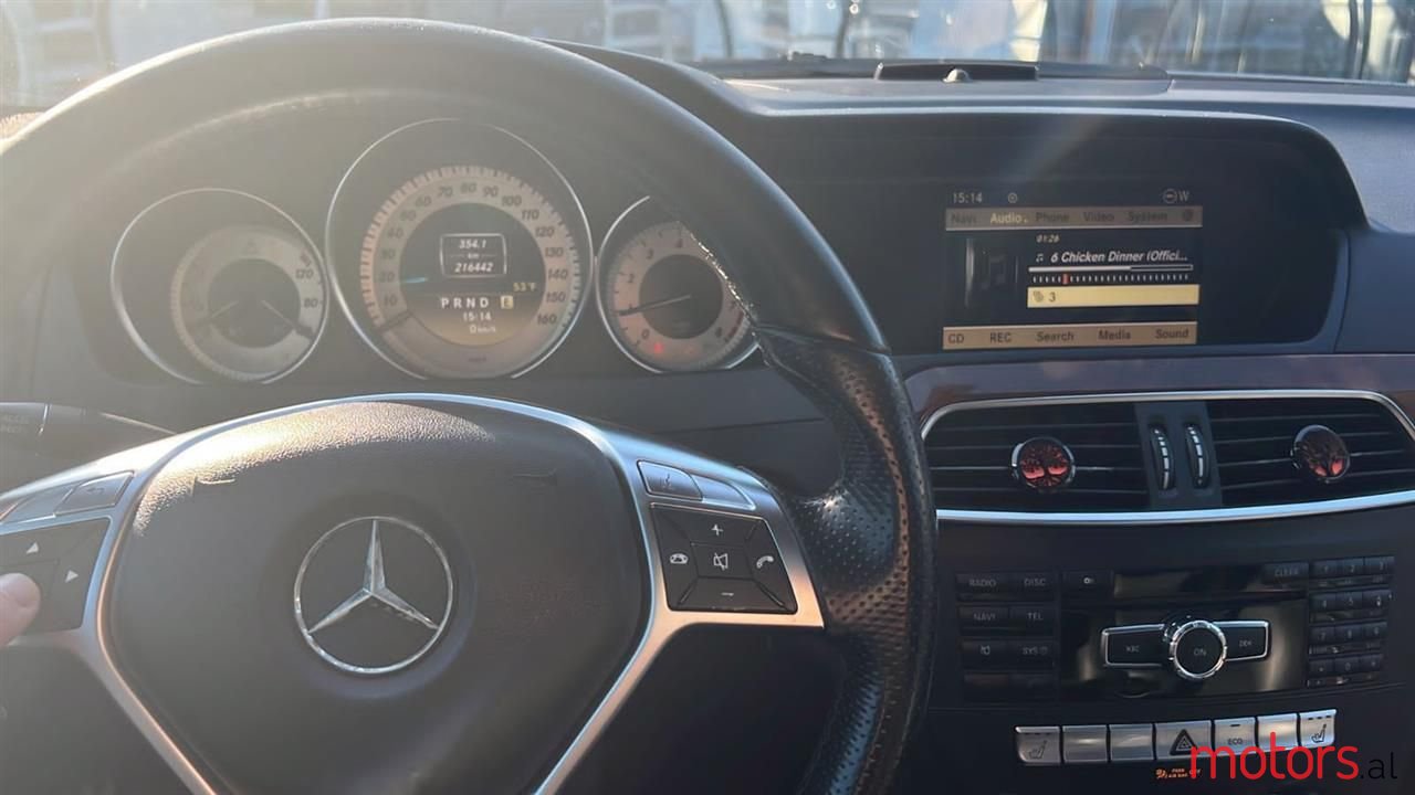 2012' Mercedes-Benz C 300 photo #5