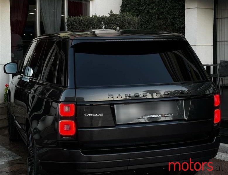 2019' Land Rover Range Rover photo #3