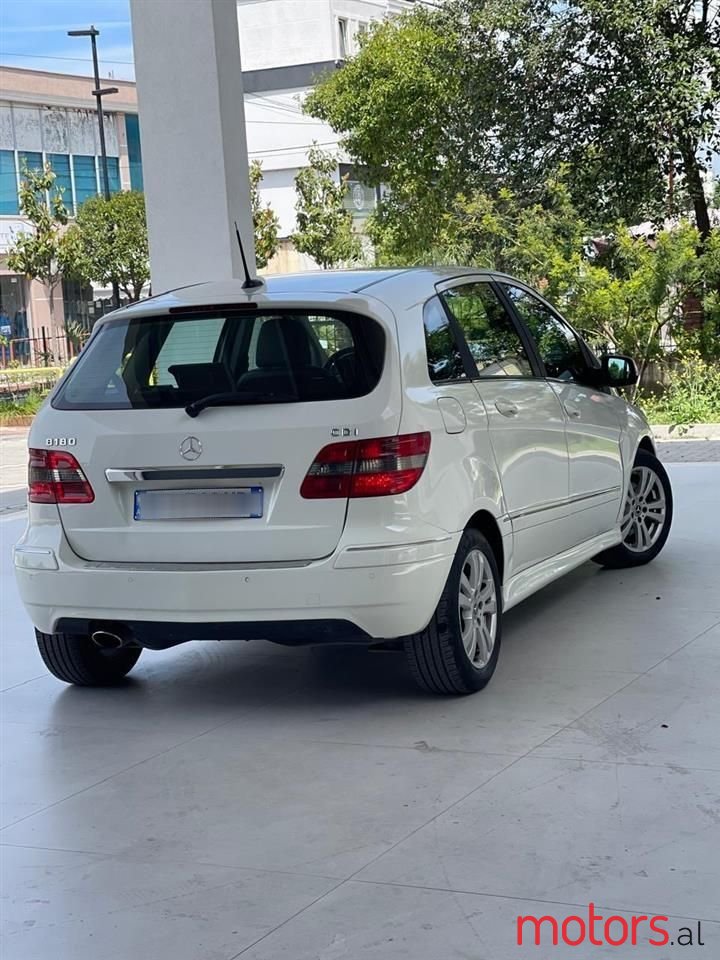 2010' Mercedes-Benz B 180 photo #4