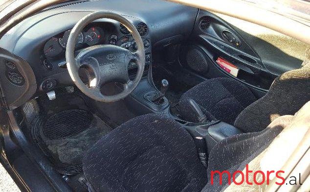 2000' Hyundai Coupe photo #2