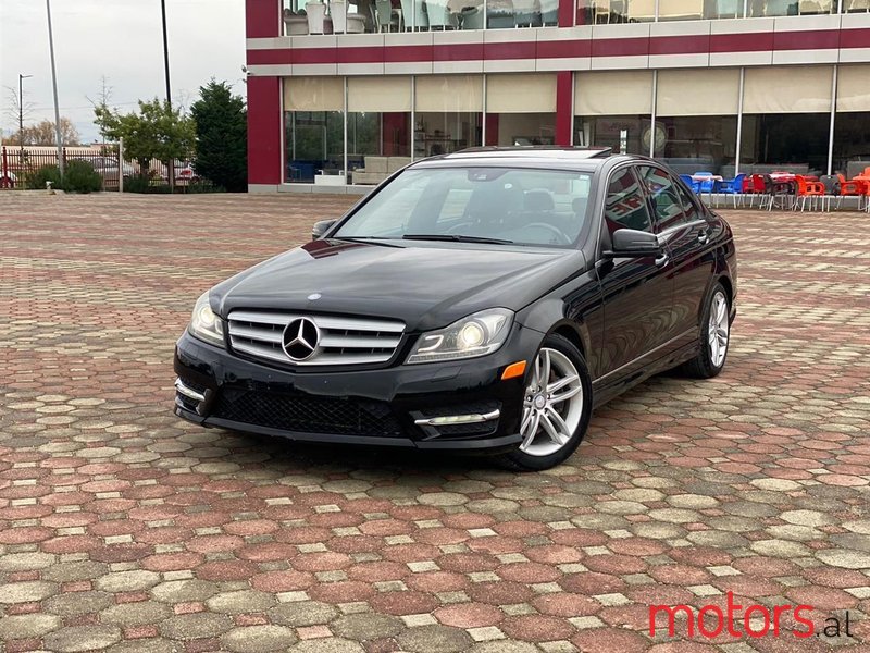 2012' Mercedes-Benz C 300 photo #1