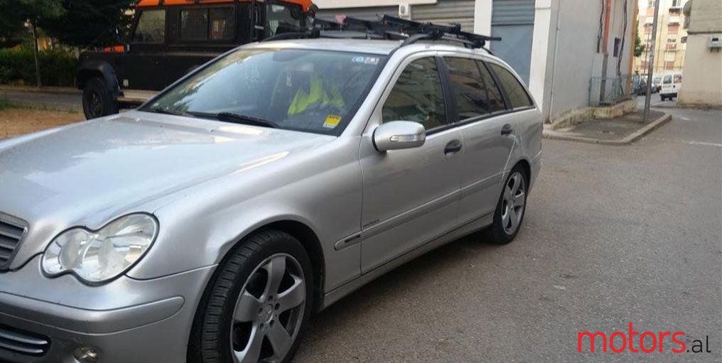 2005' Mercedes-Benz C 220 photo #2