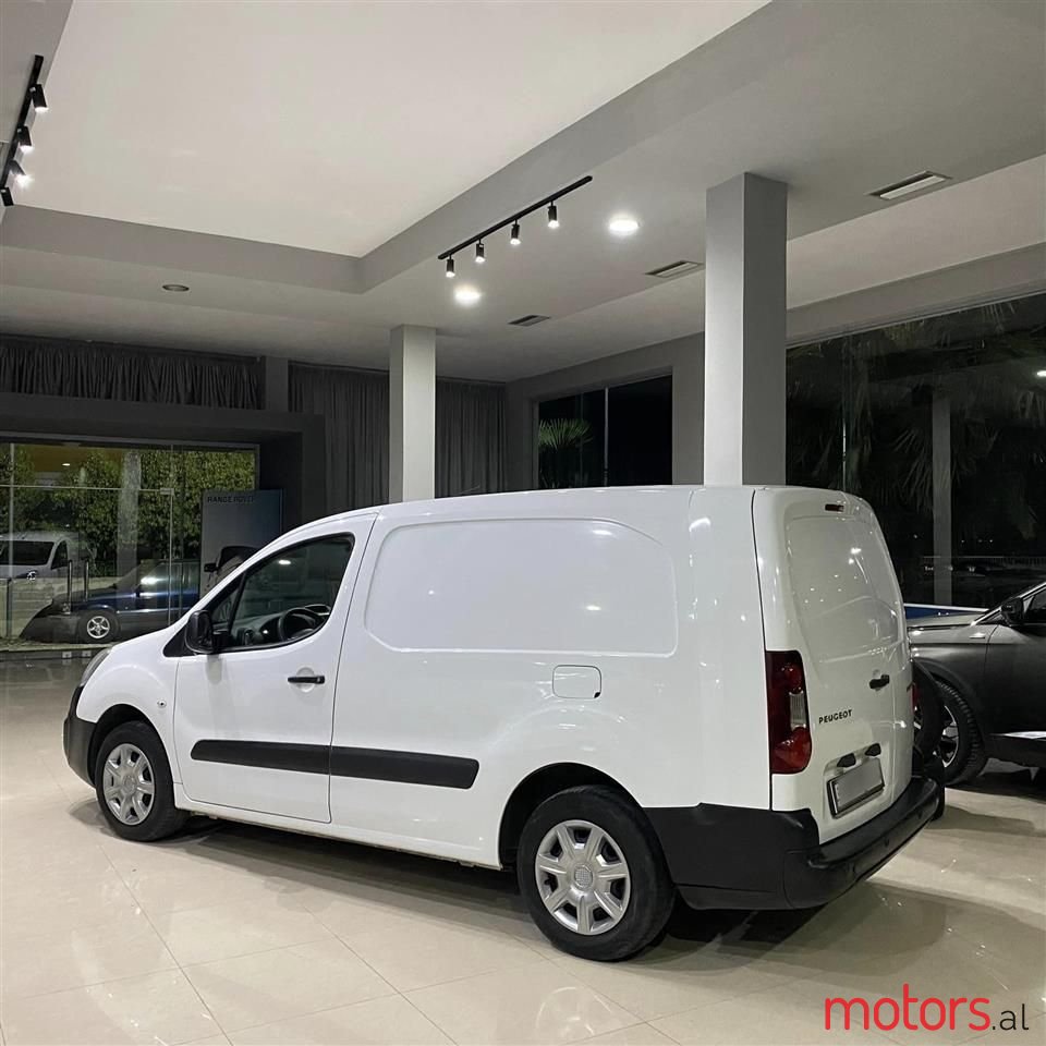 2017' Peugeot Partner photo #3