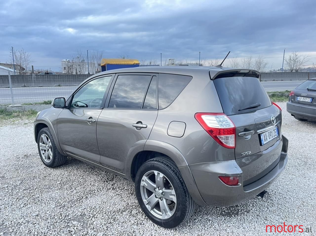 2010' Toyota RAV4 photo #2