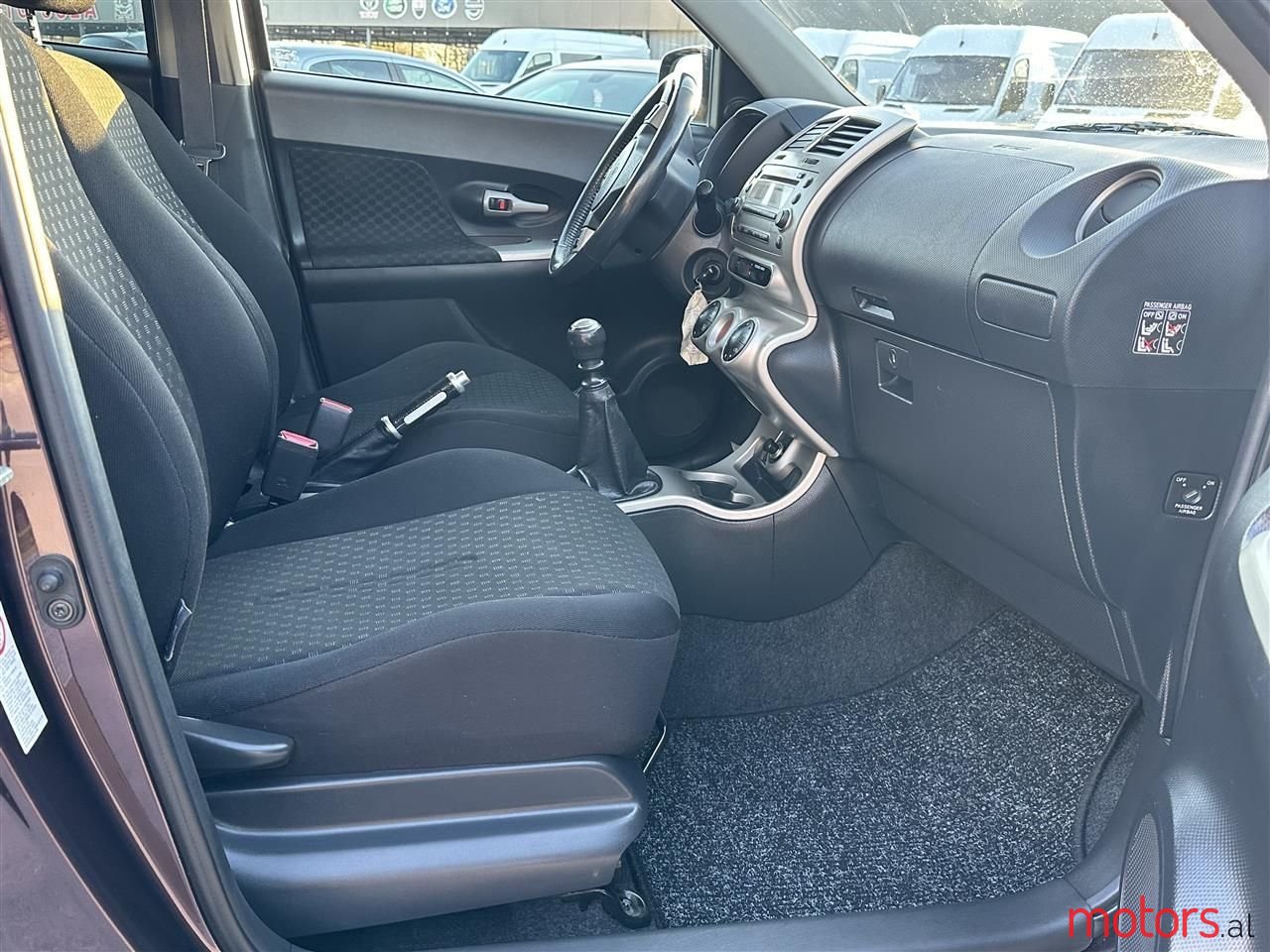 2009' Toyota Urban Cruiser photo #4