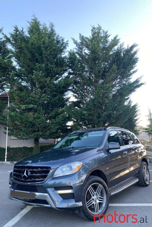 2012' Mercedes-Benz 350 photo #6