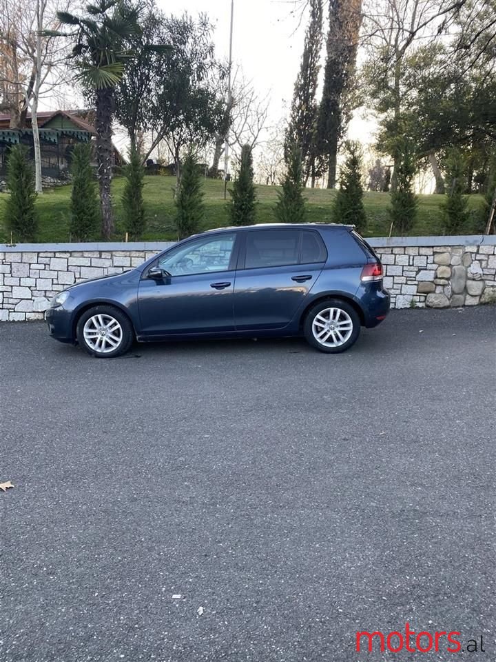 2010' Volkswagen Golf photo #1