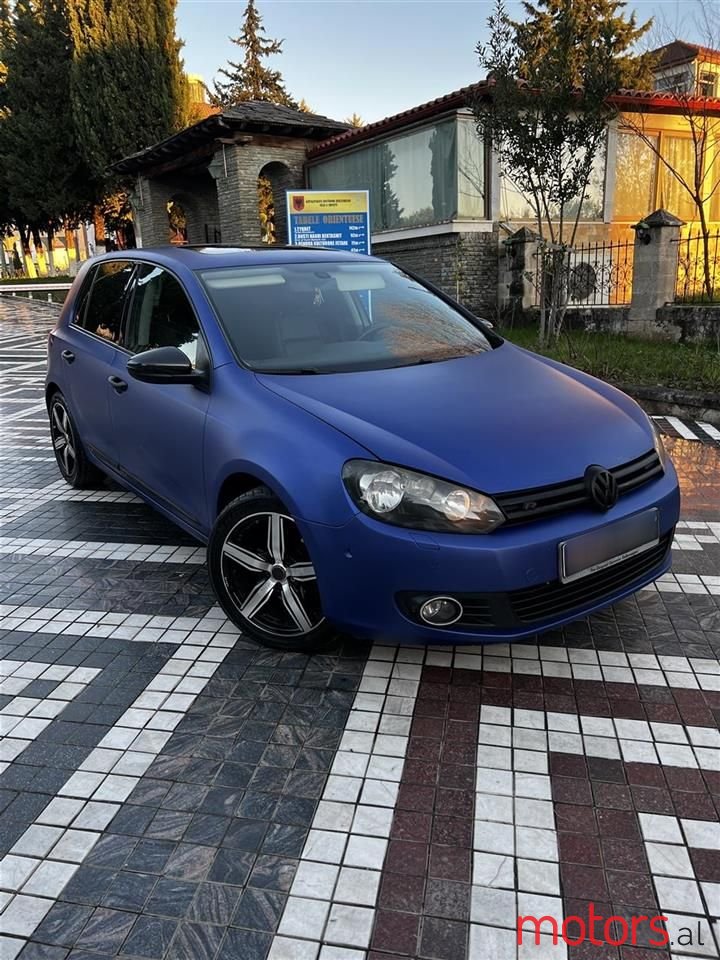 2010' Volkswagen Golf photo #1