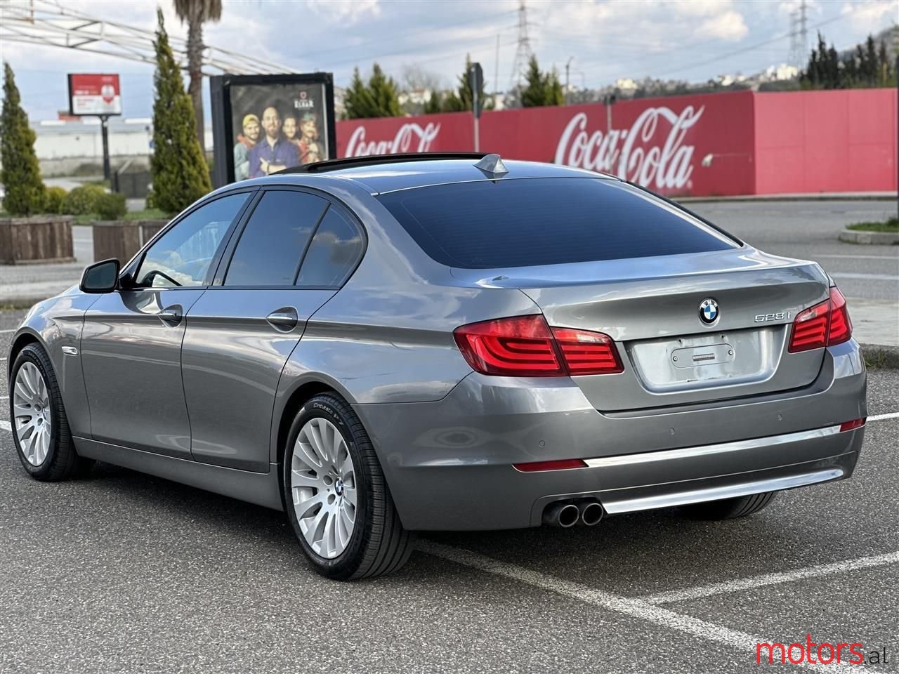 2011' BMW 528 photo #2