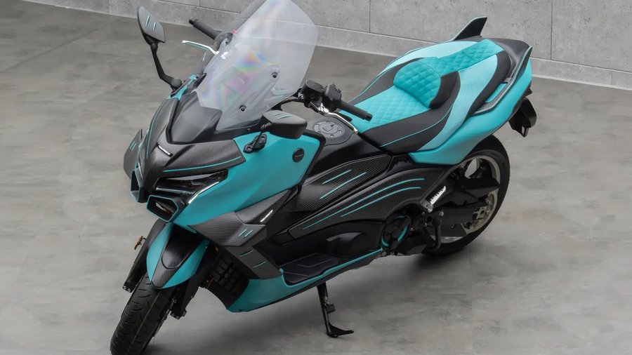 Yamaha TMAX Scooter by Mansory