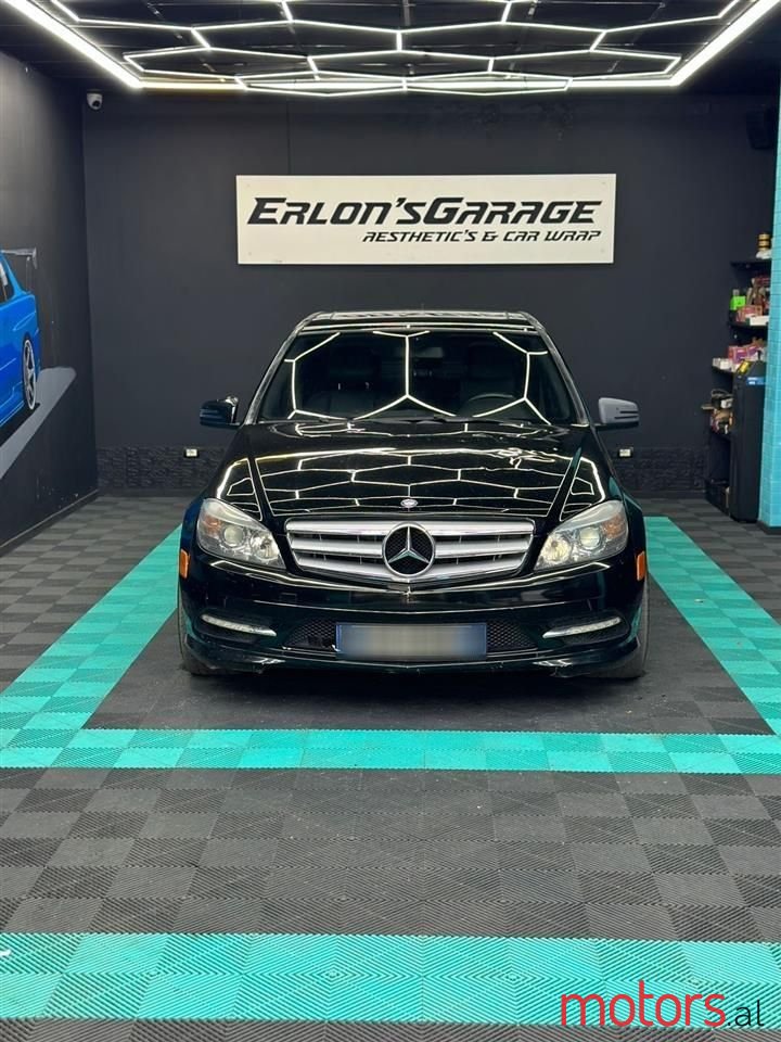 2011' Mercedes-Benz C 300 photo #1