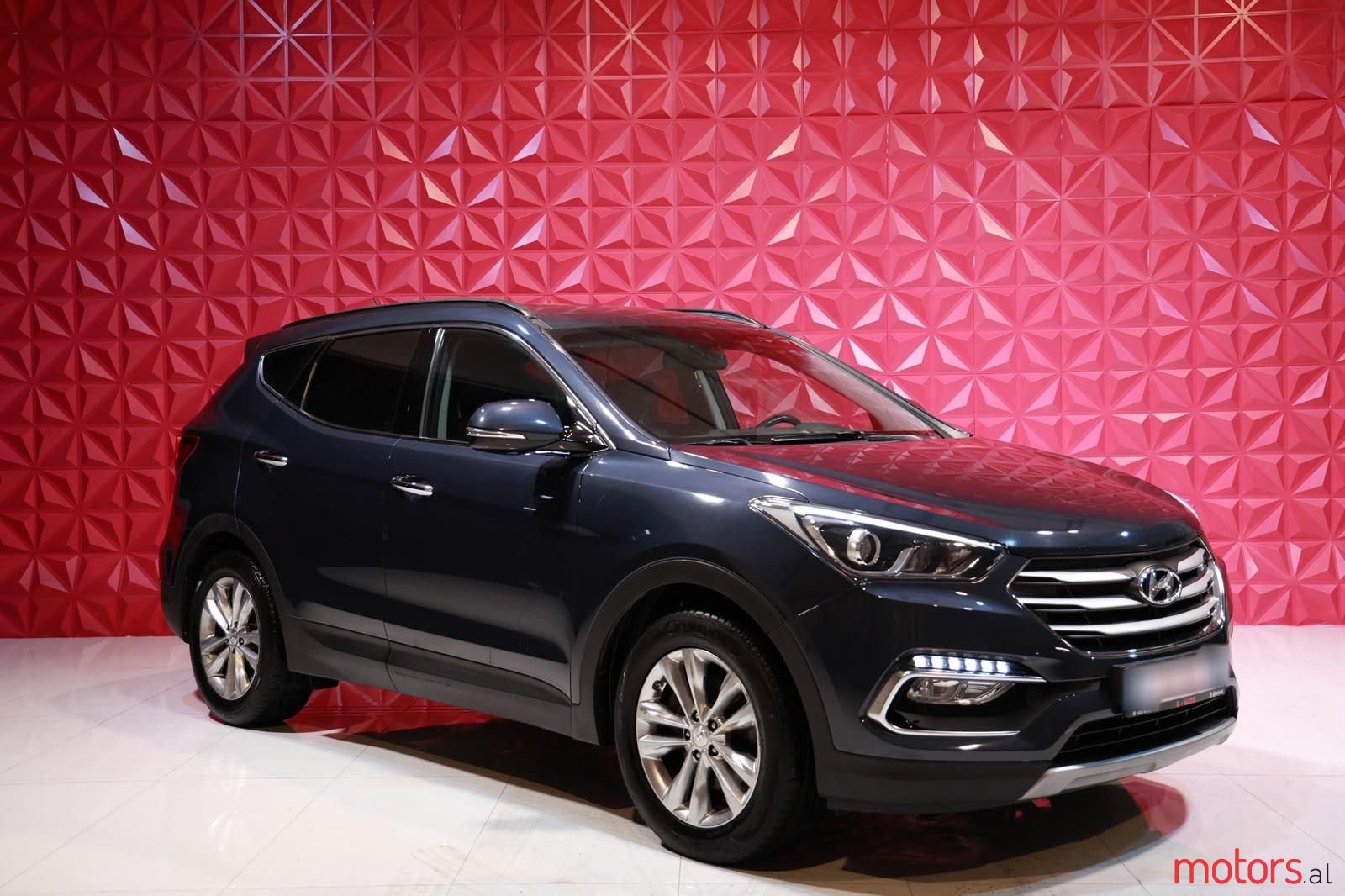 2016' Hyundai Santa Fe photo #2