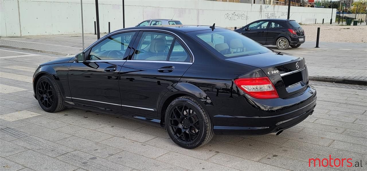 2010' Mercedes-Benz C 300 photo #5