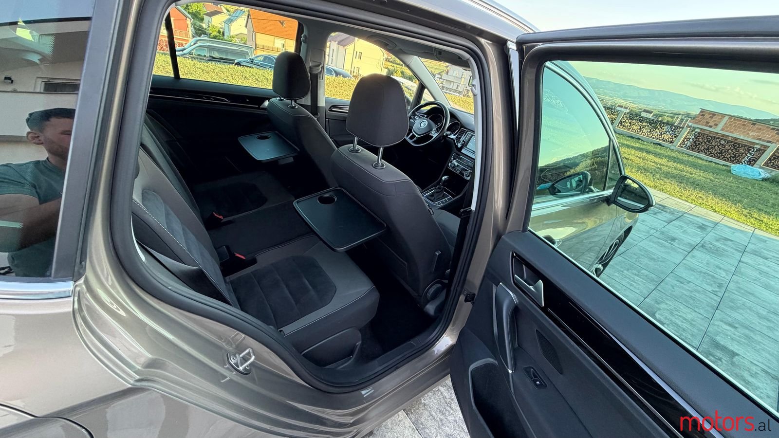 2015' Volkswagen Golf Sportvan photo #5